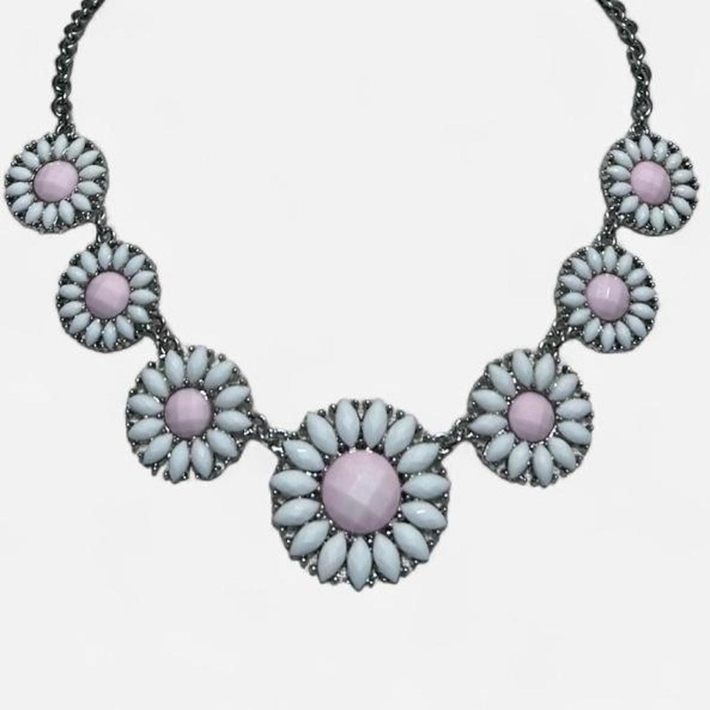 Vintage style pastel pink and white flower necklace